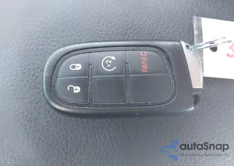 2019 Jeep Cherokee Latitude Plus 4X4 z USA, uszkodzony, nr VIN 1C4PJMLNXKD272707